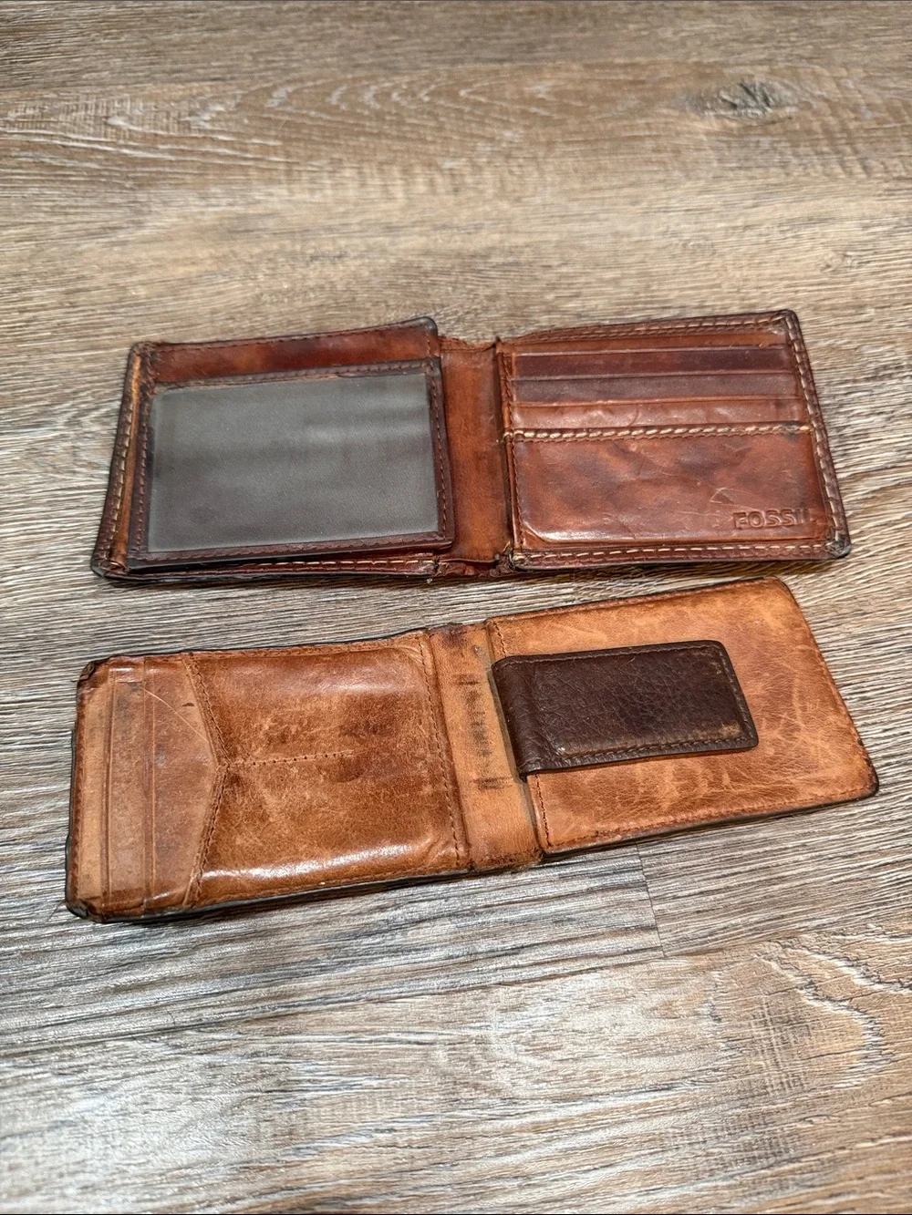 Fossil Men's Brown Leather Bifold Wallets